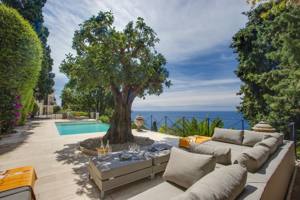 Luxurious Villa Overlooking Monaco Рокбрюн-Кап-Мартин Екстериор снимка