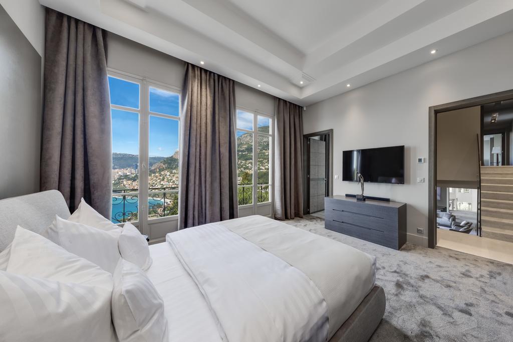 Luxurious Villa Overlooking Monaco Рокбрюн-Кап-Мартин Екстериор снимка
